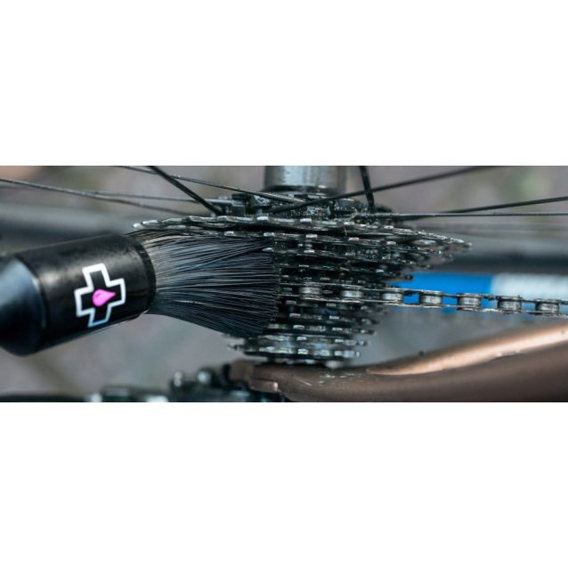 Muc-Off Hajtástisztító kefe